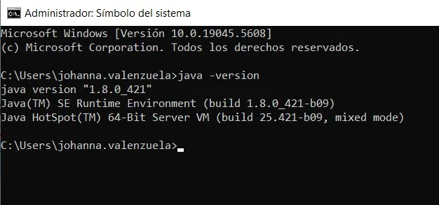 Símbolo del sistema de Windows con el comando java -version mostrando la versión de Java instalada